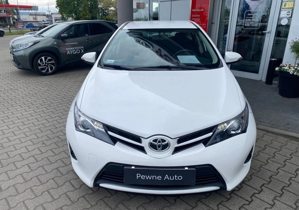 Toyota Auris cena 35000 przebieg: 194759, rok produkcji 2015 z Wisła małe 137